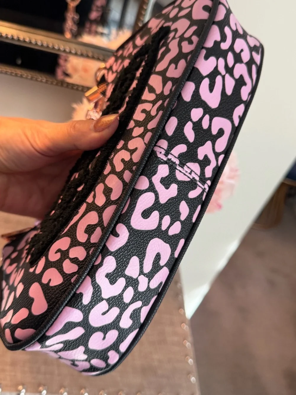 Von Dutch NWT Pink Leopard-Print Shoulder Bag with Rose Gold Chain - Picture 7 of 8